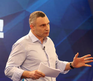 Кличко показав ботоферму, яка його "тролить"