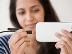 Як потрібно заряджати смартфон на Android