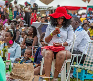 В Уганде запретили соцсети и мессенджеры