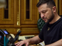 Обмеження виїзду чоловіків за кордон: Зеленський відповів на петицію