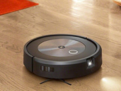 Нашумевший робот-пылесос "обвинен" в возможном шпионаже за людьми через встроенные камеры