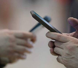 Експерт пояснив, чому смартфон починає працювати повільніше