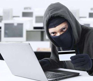 Інтернет-шахраї ошукали жінку на 46 тисяч гривень