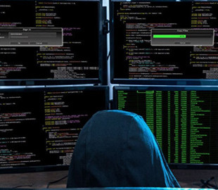 Украинские хакеры и волонтеры с помощью DDoS-атак "положили" российские сайты