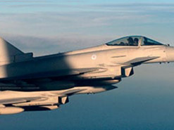 Командувач ВПС Майк Вігстон: Британські льотчики готові до бою з російською армією