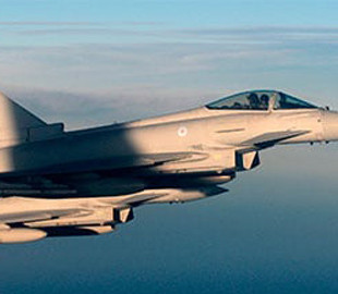 Командувач ВПС Майк Вігстон: Британські льотчики готові до бою з російською армією