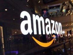 Amazon запатентовал зеркало, которое "надевает" на пользователя виртуальную одежду