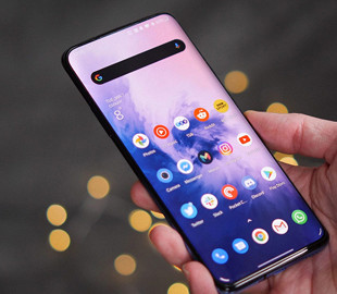 OnePlus 8 Pro получил экран рекордной яркости