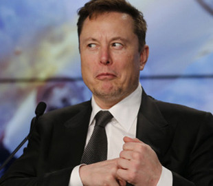 Ілона Маска зобов’язали видалити твіт 2018 року і повернути на роботу звільненого співробітника