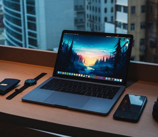 MacBook чекає найбільша зміна за десятиліття: що задумала Apple