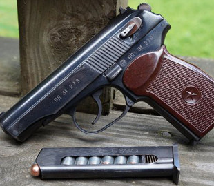 Передавали зброю окупантам: поліцейським в Миколаївській області оголошено підозру