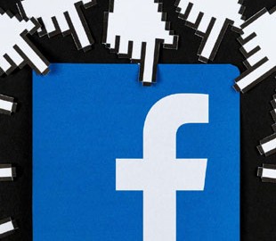 "Об этом не написало ни одно СМИ". Пользователи Facebook троллят людей, которые бездумно репостят картинки