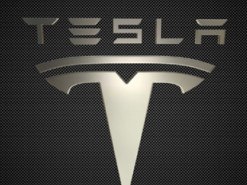 Аналитики признали зависимость цены акций Tesla от курса биткоина и призвали продать крипту