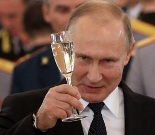 Путін визнав факт повального пияцтва у депресивних містах РФ. Радить не "ховати під килим"