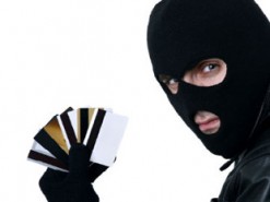 Псевдоработник банка обманул женщину на 33 тысячи гривен