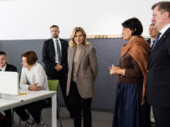 Олена Зеленська відвідала українську школу у Варшаві