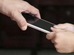 Напав на жінку і забрав телефон: на Черкащині судитимуть грабіжника