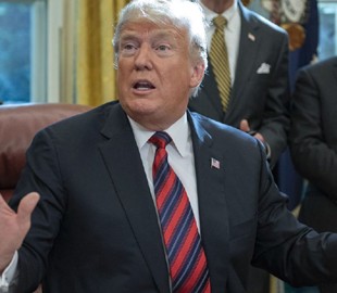 Россия и Китай прослушивают iPhone Трампа