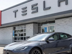 Ремонтировать Tesla на 27% дороже, чем другие автомобили