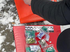 Пошел на почту, а попал в СИЗО. Харьковчанину грозит срок из-за обычной посылки