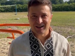 Зеленский в вышиванке принял участие в челлендже ко Дню Независимости