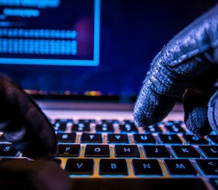 Компании и организации в США подверглись кибератакам из Ирана и Китая – NYT