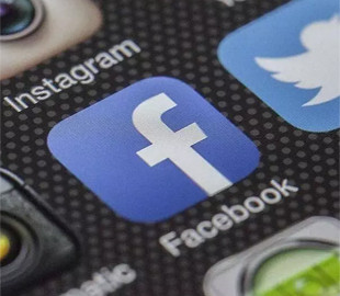 Бывший работник Facebook признал, что компания специально вызывала у людей зависимость от соцсетей