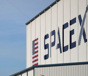 SpaceX в третий раз перенесла запуск глобального интернета