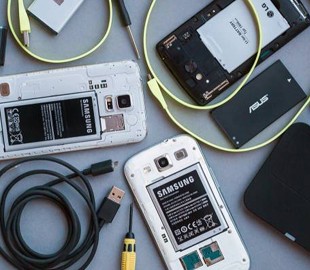 Как от года к году меняется емкость аккумуляторов в флагманах