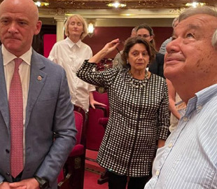 Труханов зробив подарунок Генсеку ООН (фото)