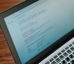 Google дозволила обирати улюблені ЗМІ: що зміниться у Discover