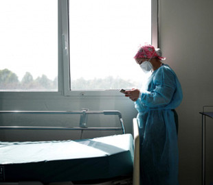 Франция намерена развернуть приложение для контроля социальной дистанции до 2 июня