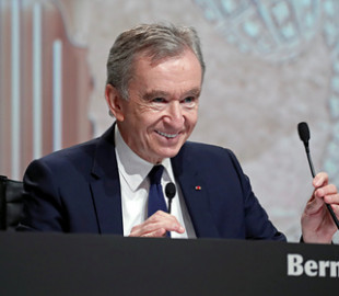 Билла Гейтса снова подвинули в рейтинге богатейших людей мира