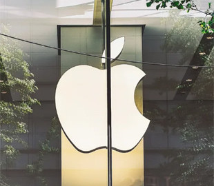 ЄС оштрафував Apple на 1,8 мільярда євро через скаргу Spotify. Компанія оскаржуватиме