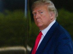 Meta зняла обмеження щодо акаунтів Трампа у Facebook та Instagram