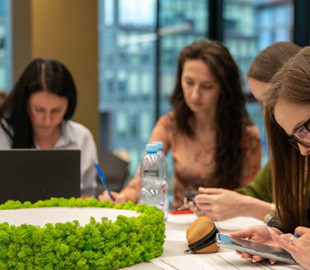 10 українок перемогли у Women Partnership Hackathon