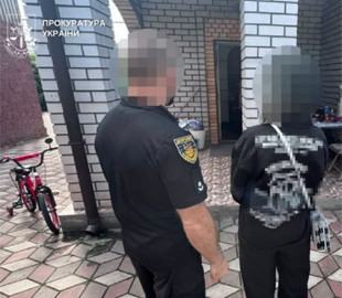 У Кривому Розі викрили шахрайок, які виманювали гроші під виглядом соцвиплат і компенсацій