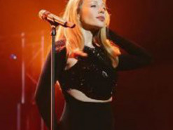 Тіна Кароль зробила заяву про свої російськомовні пісні просто зі сцени підчас концерту