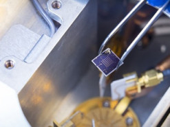 Американские учёные создали транзистор со встроенной памятью FeRAM