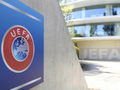 Героям слава! Украинские болельщики устроили флешмоб на странице УЕФА в FB