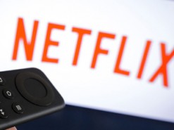 Майкл Бэй снимет для Netflix фильм про странных миллиардеров