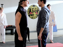 Netflix выпустил третий сезон сериала "Кобра Кай" на неделю раньше