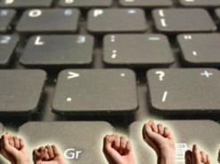 Перекрасить монеты и запретить порно. ТОП-10 диких петиций президенту Зеленскому