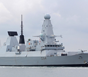 Британський корабель відбив ракетну атаку хуситів в Аденській затоці
