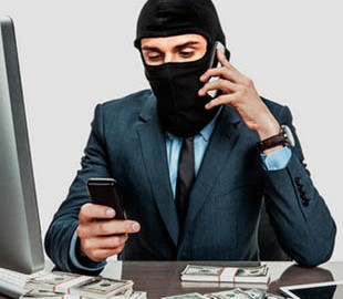 Псевдоработник банка обманул мужчину на 70 тысяч гривен