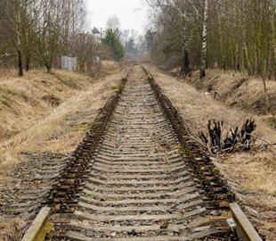 Намагався зупинити військовий ешелон. У Білорусі судитимуть "рейкового партизана"