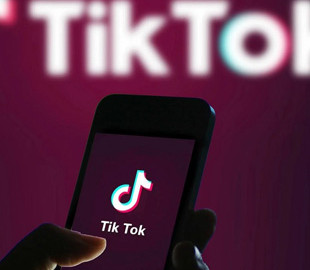 TikTok тестирует «чистый режим», который удаляет кнопки при прокрутке видео