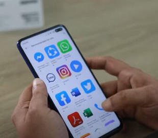 Програмісти склали список небезпечних додатків на смартфоні