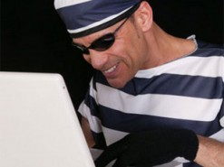 В Запорожье молодая девушка попала в “сети” интернет-афериста