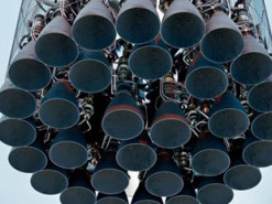 Как будет выглядеть "дно" сверхтяжелой ракеты Маска и космодром в океане – иллюстрации